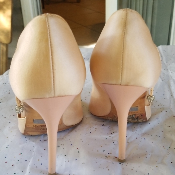 Badgley Mischka Pale Pink Shoes - Picture 5 of 7